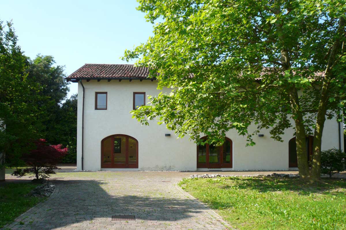 DOPO - Intervento di demolizione di edificio anni ’50 e ricostruzione con struttura lignea in pannelli di X-Lam